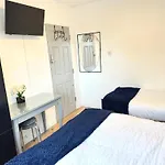 3 Twin Bedroom Entire House Sleeps 10 Driveway Parking Near Coventry University And City Center
