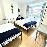 3 Twin Bedroom Entire House Sleeps 10 Driveway Parking Near Coventry University And City Center