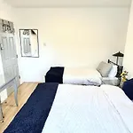 3 Twin Bedroom Entire House Sleeps 10 Driveway Parking Near Coventry University And City Center