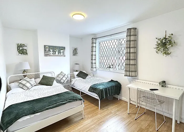 3 Twin Bedroom Entire House Sleeps 10 Driveway Parking Near Coventry University And City Center