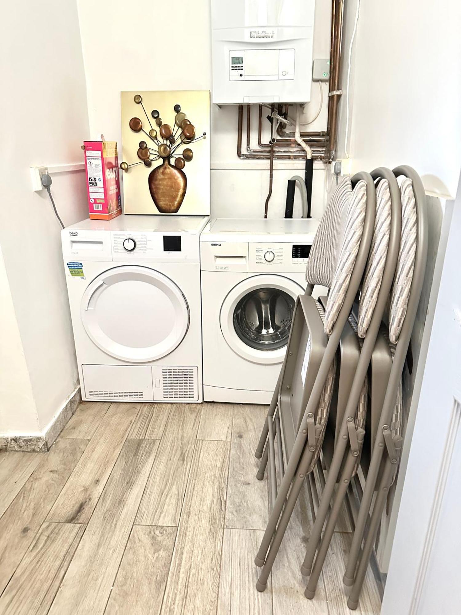 Holiday home 3 Twin Bedroom Entire House Sleeps 10 Driveway Parking Near And Center Coventry