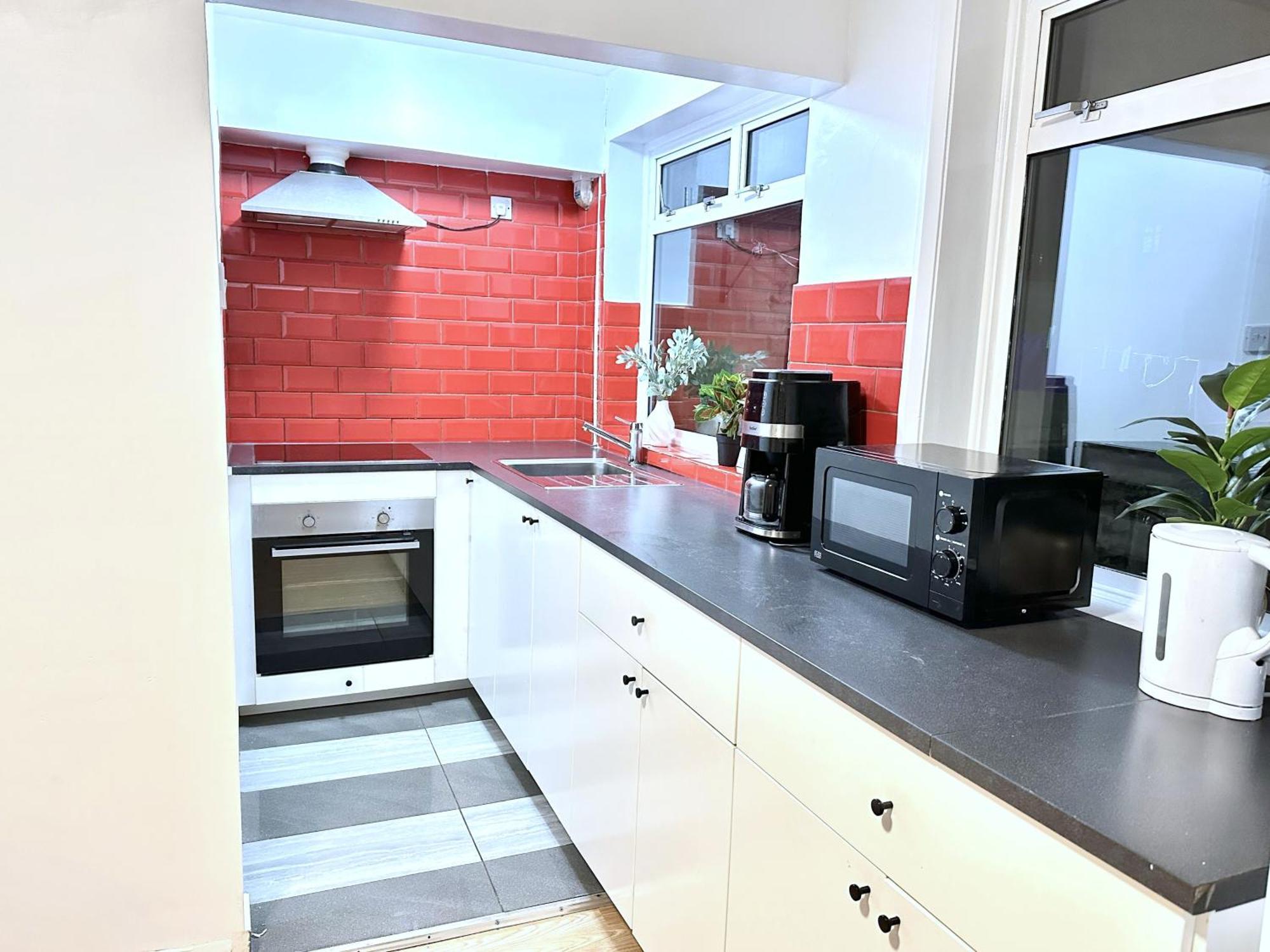 3 Twin Bedroom Entire House Sleeps 10 Driveway Parking Near And Center