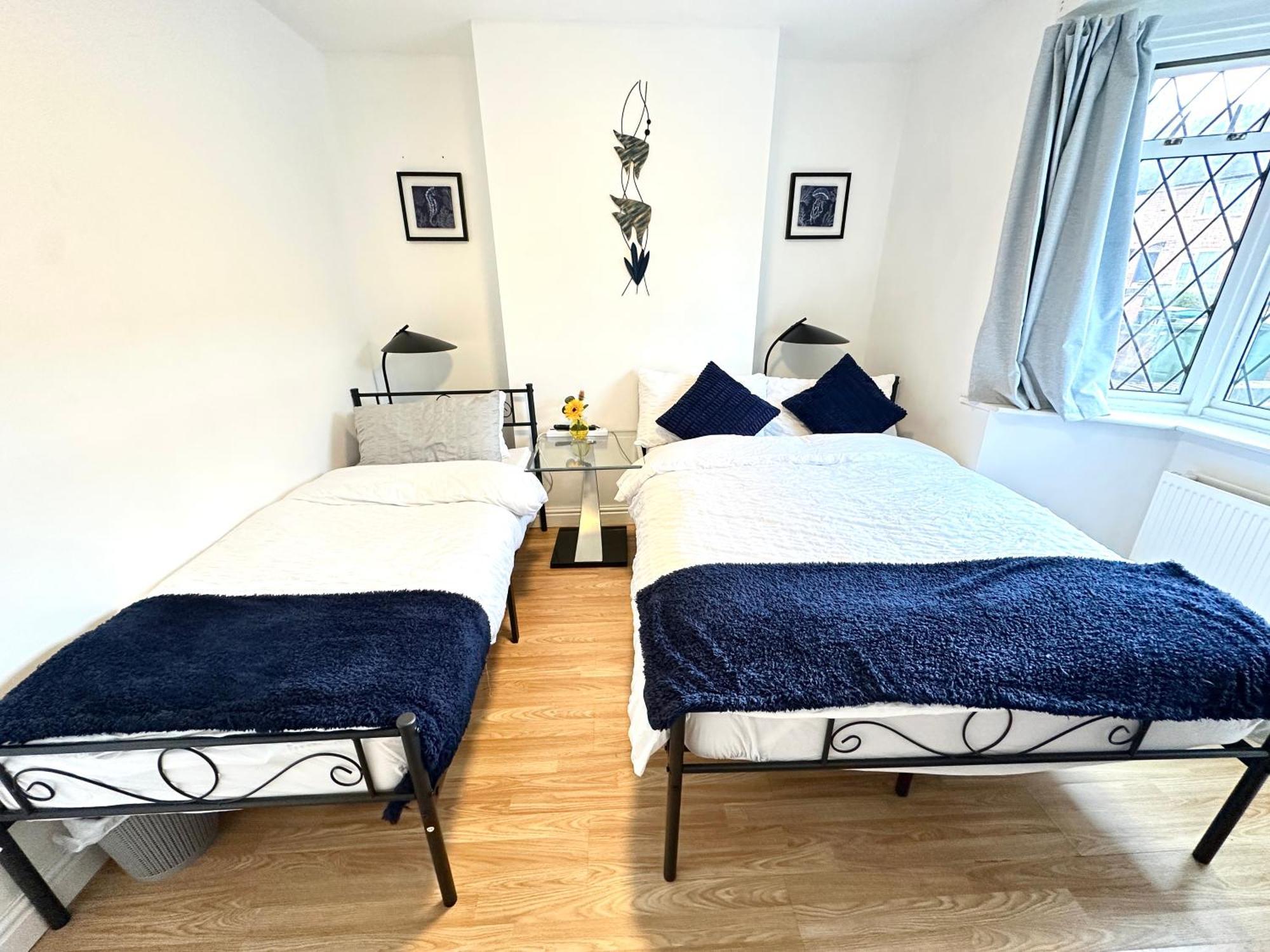 Holiday home 3 Twin Bedroom Entire House Sleeps 10 Driveway Parking Near And Center Coventry
